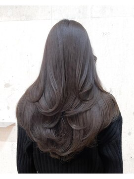 サイン 渋谷(SIGN) レイヤーカットインナーカラーイヤリングカラー色落ち綺麗表参道