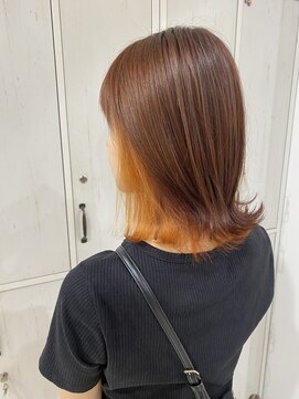 ネイロ 錦糸町(NeiRo) インナーカラーオレンジカラーイヤリングカラー外ハネミディアム