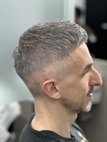 クロムトウキョウ ザ バーバー ネオン 新宿店(CHROM TOKYO the Barber ne/on)&nbsp;ミドルフェード