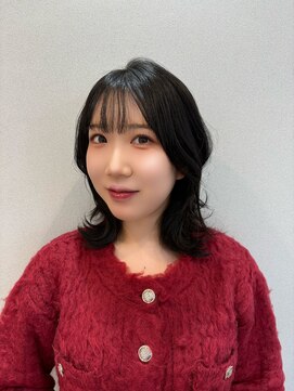 リヴナ(Livna) 外ハネクビレミディアム×シースルーバング◎