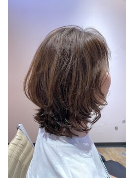 ハナレ(HANARE) ミディアムレイヤースタイル