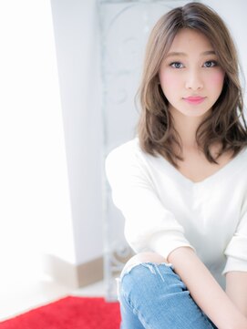 ドクターズサロン LAB 小山店 センターパートで小顔ふんわりカールセミディf小山20代30代40代