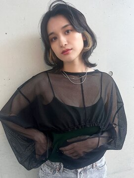 マリアバイアフロート(Maria by AFLOAT) 【山田】インナーカラーアップバングくびれウルフミディ