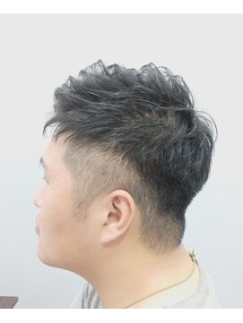 夜髪 ダイヤモンドヘッド ゆるクセ毛に左右非対称をあしらったWAXのせ