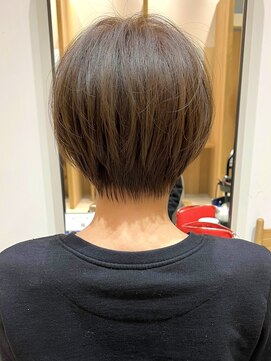 ラフ 新宿(Laff) 新宿 大人可愛い 20代30代40代 丸みショート 小顔ショートボブ