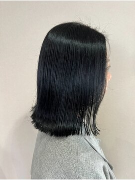 ヘアーアートミュージアム(Hair Art Museum) ブルーブラック/ブリーチ回数あり/切りっぱなし　11/11