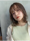 ミディアムレイヤーボブシースルーバングベージュカラー小顔