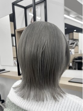 銀座ラボ 津田沼店(LA BO) 切りっぱなしボブ/シルバー