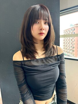 リコバイアフロート(riko by afloat) レイヤーロング/ワンカール/ウルフカットブルーグレージュ