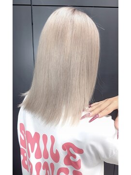 プードゥ(Puo-Du) ギャルっぽくならないホワイトだけどモデルはギャル