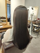 レイリー(LAiLy)&nbsp;艶髪　ストレート　ダークグレー