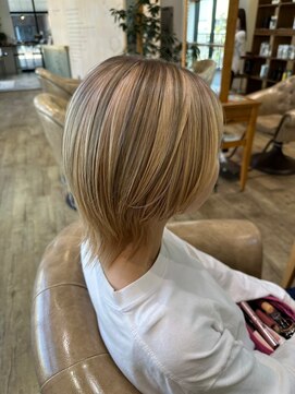 ファルファラ(farfara) 【farfara】ショートウルフハイライト(問屋町テラス)大島結衣