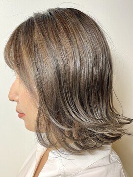 ゴンゾ(GONZO) 外ハネボブ／ハイライトアッシュ