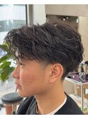 毛流れツイストスパイラルパーマ刈り上げセンターパート
