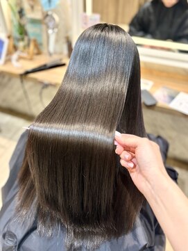 毎朝が楽になる！縮毛矯正で叶える艶髪ストレート★