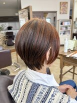 トップスタイル リッチ&nbsp;首元すっきり見えする丸みショート