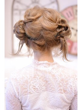 メイズ(MAZE) 【メイズ東中野・鍛原志行】編みこみリボンツインテール