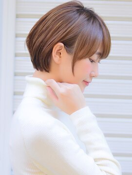 コロ(COLO) 【COLO】耳掛け丸みショートボブ 吉祥寺