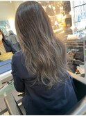 オリーブベージュ