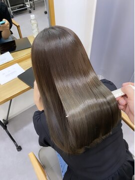 イニット 奈良新大宮(init.) 20代30代40代髪質改善トリートメントショコラアッシュナチュラル