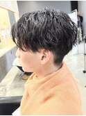 センターパートツイストスパイラルパーマメンズ波巻きパーマ