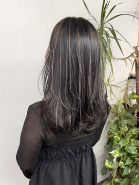 ヴィフ 大船(VIF) ハイライトカラーケアブリーチレイヤーカットくびれヘアカット