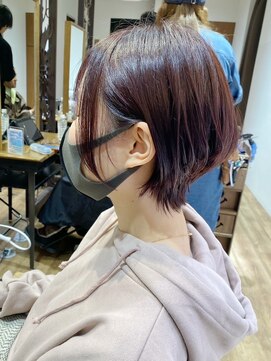 ヘアリゾート粋 新宿三丁目本店 【前地 麻衣】ひし形ショート/中性的/首長効果