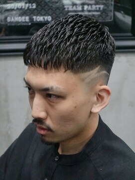 ダムディートウキョウヘアーラウンジ 上野店(DAMDEE TOKYO hair lounge) クロップ×ラインアート