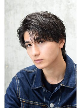 オルズ 渋谷(ALLZ) 韓国カルマヘアツイストスパイラルセンターパートウルフ黒髪