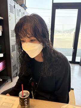 アチーブリス(achieve Liss) デジタルパーマゆるふわウェーブ黒髪シースルーバング20代30代