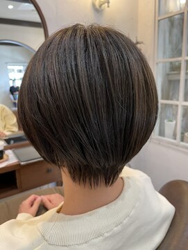 ヴィアンカ(Vianca) 抜け感大人ショートボブ