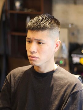 キングスマントーキョー 三鷹店(KINGSMAN TOKYO) アップバング / ツーブロック / スキンフェード[三鷹/バーバー]