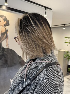 ボブ/切りっぱなしボブ/バレイヤージュ/白髪ぼかし