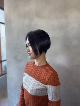 セント(scent) 刈り上げ前下がりショート