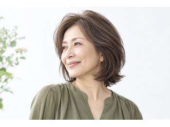 スイ(sui.)の写真/ぺたんこも広がりも。大人の髪悩みを扱いやすく