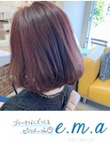 ピンクベージュ