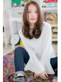 抜け感かきあげバングでアンニュイ顔…外国人風カールc1
