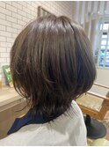 伸ばしかけでもオシャレを忘れないウルフスタイル