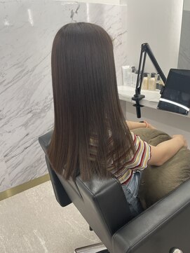 イレス 札幌駅南店(IRESU) ミディアムヘア斜めバンググレージュカラーシルキーベージュ