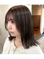 フリッカ(Flicka)&nbsp;ベージュ系ハイライト×ミディアムボブ