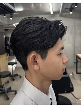 フイ 横浜センター北店(Hui) フェザーパーマ/グレーブルーカラー/刈り上げショートパンク