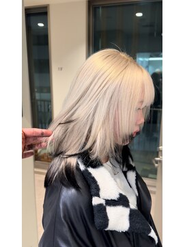 モニカ 原宿店(MONIQA) 白黒