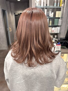 ピンクベージュ