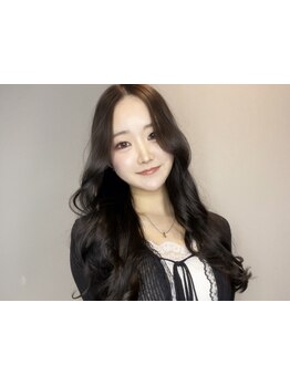 【大人可愛いとキレイの両立◎】理想を叶えてダメージレスな施術をご提案♪魅力引き立つスタイルに[赤坂]