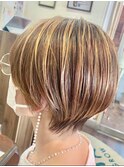 おしゃれな大人のハイライト マッシュショート 