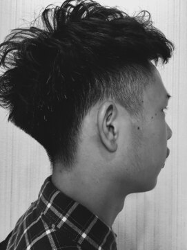 トムキャット(TOM CAT) 【新宿TOMCAT】刈り上げ 無造作 パーマ