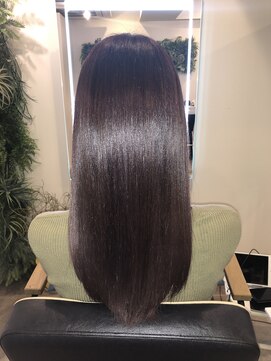 アールサロン アオヤマ(Rr SALON AOYAMA) プラチナミネコラストレート