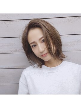 ロム(Rom.) くびれミディ レイヤーボブ