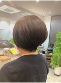 襟足スッキリ、メリハリのあるショートボブ。