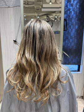 ビス ヘア アンド ビューティー 西新井店(Vis Hair＆Beauty) 20代30代シャドウルーツバレイヤージュミルクティーベージュ